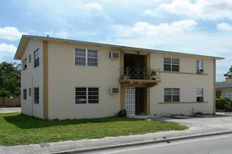 Safer Apartments in Miami, FL - Foto de edificio - Building Photo