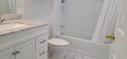 83 Payton Ave in Warwick, RI - Building Photo - Building Photo