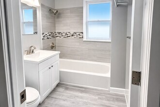 843 E Marquette Rd in Chicago, IL - Building Photo - Building Photo