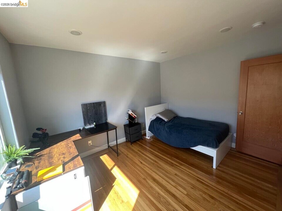 2554 Virginia St in Berkeley, CA - Building Photo