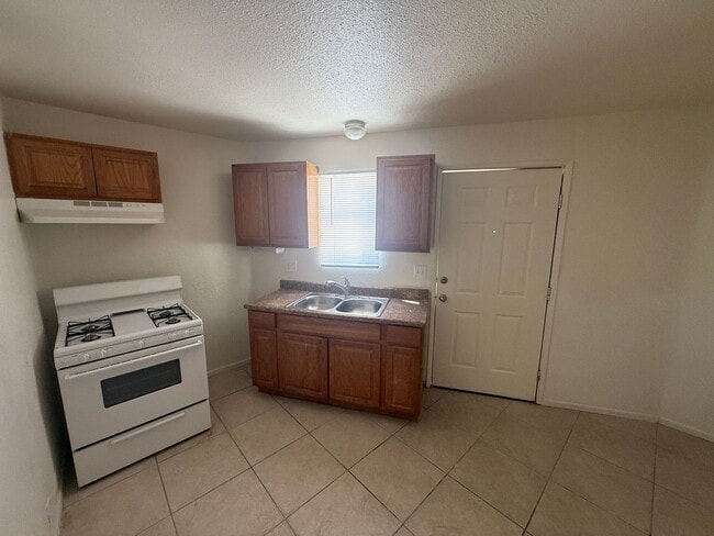66099 Desert View Ave in Desert Hot Springs, CA - Building Photo - Building Photo