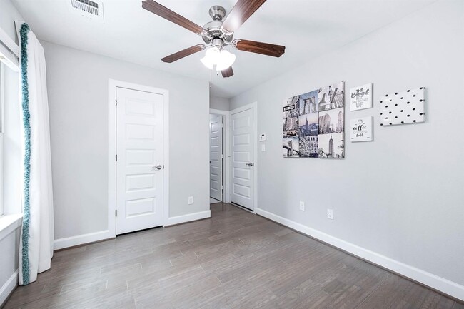 property at 2022 Groveland Glen Dr