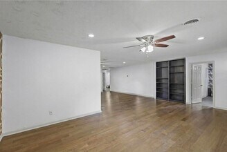 6244 Trail Lake Dr in Fort Worth, TX - Building Photo - Building Photo