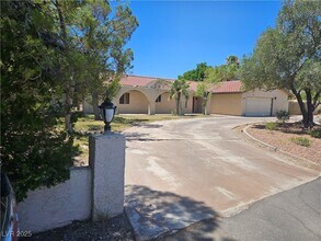 7733 Radcliff St in Las Vegas, NV - Building Photo - Building Photo
