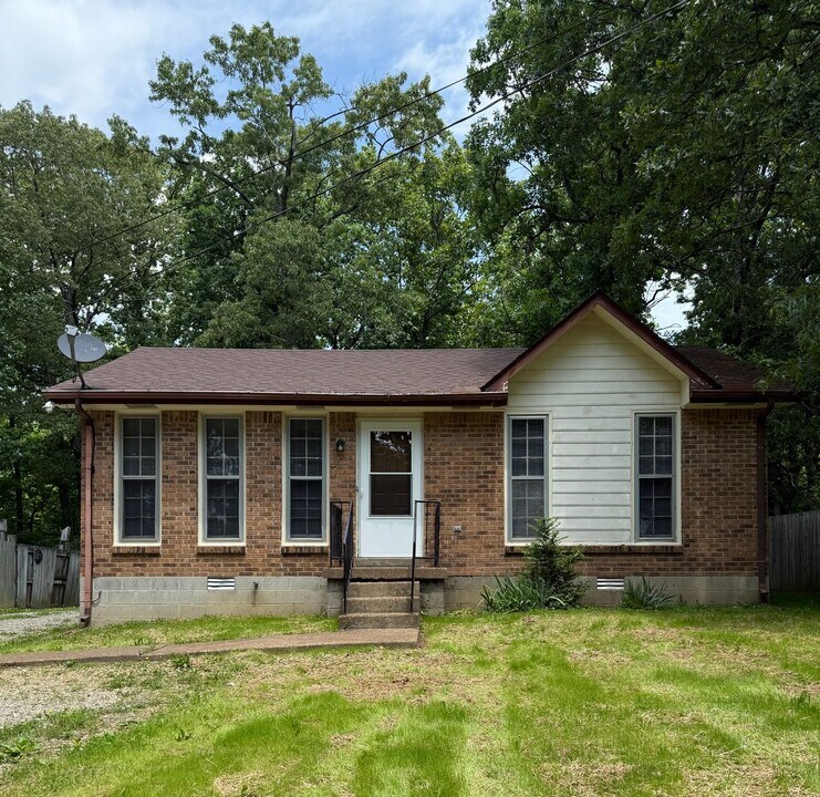 116 Schrader Heights Dr in Dickson, TN - Building Photo