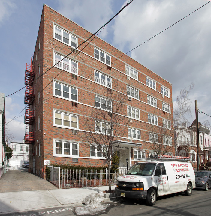 154 Bowers St in Jersey City, NJ - Building Photo