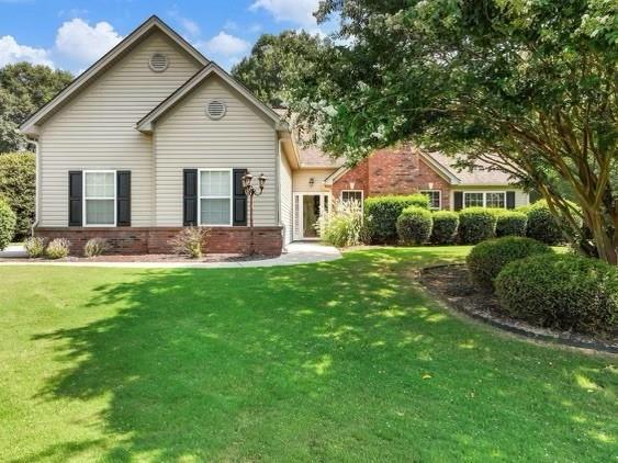 property at 886 Jefferson Walk Cir