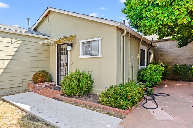 property at 19546 Santa Maria Ave