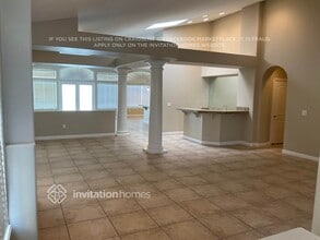8113 Sunset Cove Dr in Las Vegas, NV - Building Photo - Building Photo