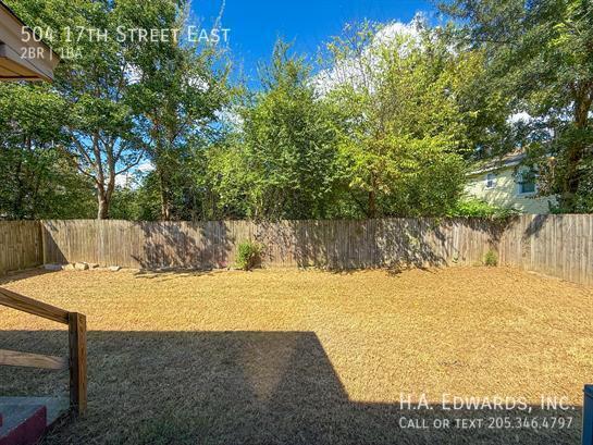 504 17th St E in Tuscaloosa, AL - Foto de edificio - Building Photo
