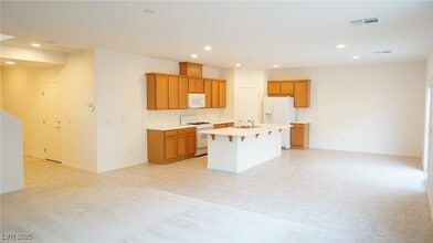 10720 Elfstrom Ave in Las Vegas, NV - Building Photo - Building Photo