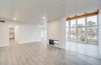 417 Brook Hollow Dr in Conroe, TX - Building Photo - Building Photo