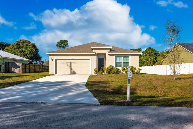 3202 SW Martin St in Port St. Lucie, FL - Building Photo - Building Photo