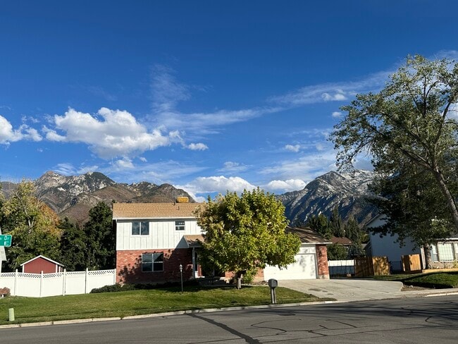 property at 9185 S Quail Hollow Dr