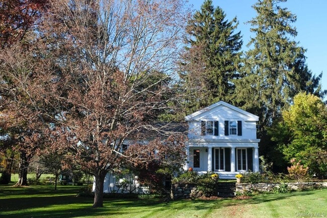 property at 11 Smithfield Rd