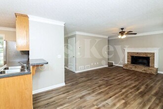 800 Oxford Dr in Canton, GA - Foto de edificio - Building Photo