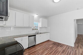 507 S Scullin Ave in Denison, TX - Building Photo - Building Photo