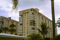 Pompano Aegean Condominiums in Pompano Beach, FL - Foto de edificio - Building Photo