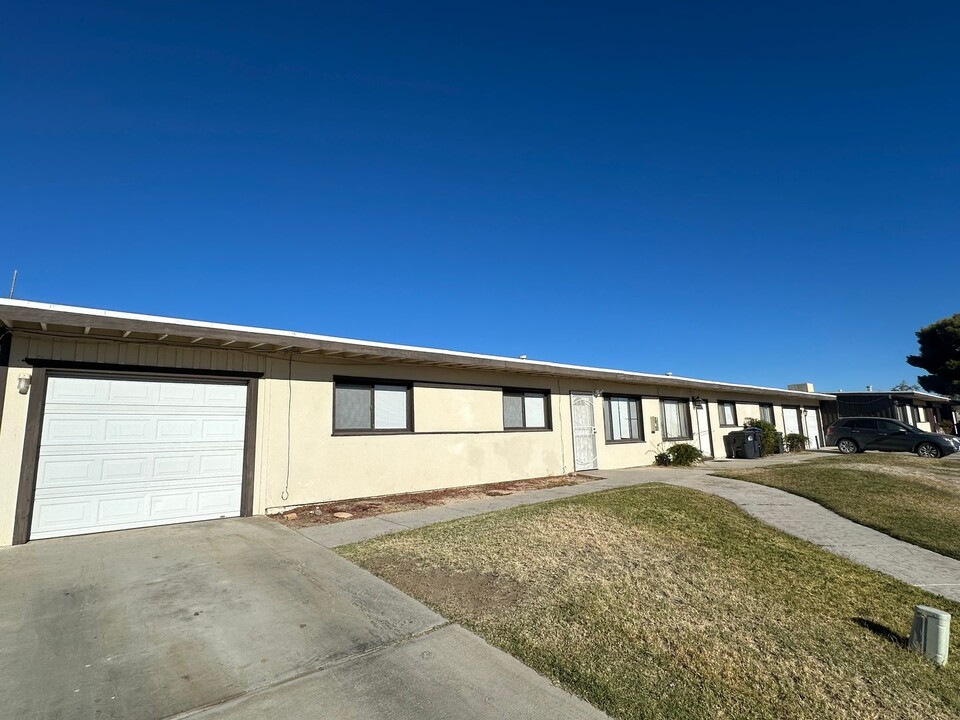 409 Sahara Dr in Ridgecrest, CA - Building Photo