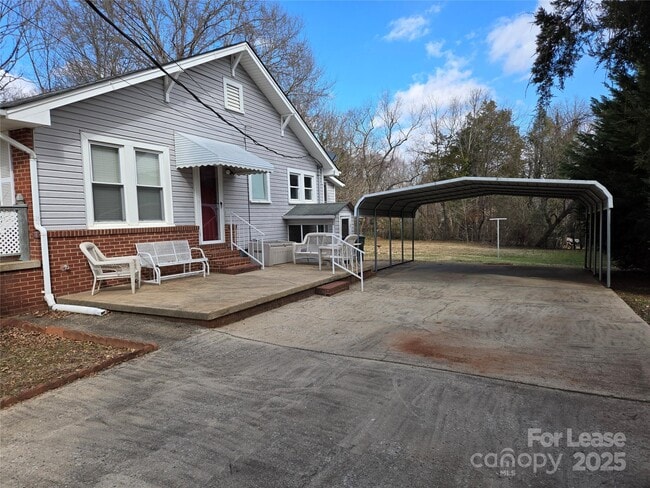 142 Harris St in Rutherfordton, NC - Building Photo - Building Photo