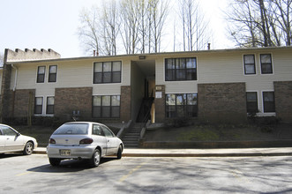 Oak Forest Apartments in Scottdale, GA - Building Photo - Building Photo