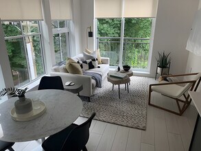 1716 Napier St, Unit SI ID1495911P in Vancouver, BC - Building Photo - Building Photo