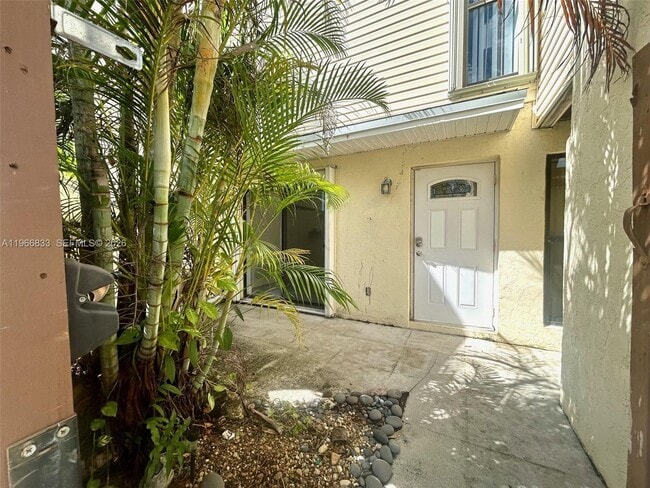 645 Executive Center Dr