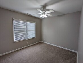 Room in House on College Ave in Durham, NC - Building Photo - Building Photo