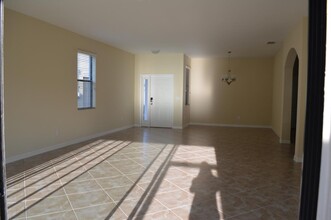 20112 Satin Leaf Ave in Tampa, FL - Building Photo - Building Photo