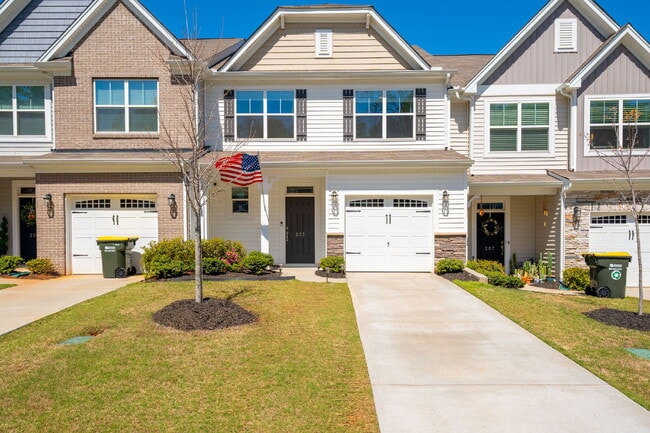 205 Brochaill Ct in Powdersville, SC - Building Photo - Building Photo