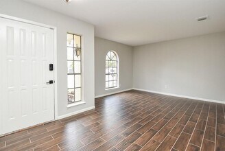 2706 Foliage Green Dr in Humble, TX - Building Photo - Building Photo