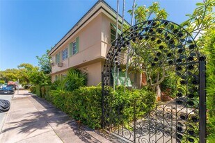 28 Almeria Ave in Coral Gables, FL - Building Photo