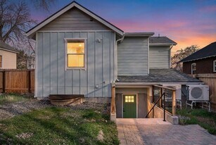 345 Wheeler Ave in Reno, NV - Building Photo