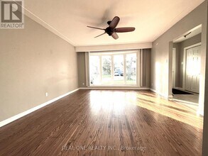 3486 Rexway Dr in Burlington, ON - Building Photo - Building Photo