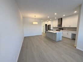 45 Creekview Mnr SW in Calgary, AB - Building Photo