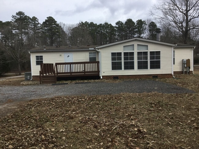 1097 Jordan Rd in Lyman, SC - Foto de edificio - Building Photo