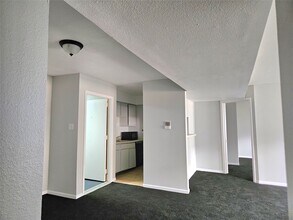 8421 Hearth Dr in Houston, TX - Building Photo - Building Photo