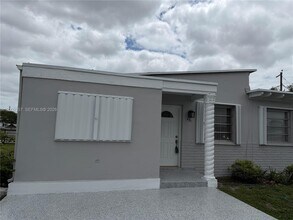 251 SW 69th Ave in Miami, FL - Building Photo - Building Photo