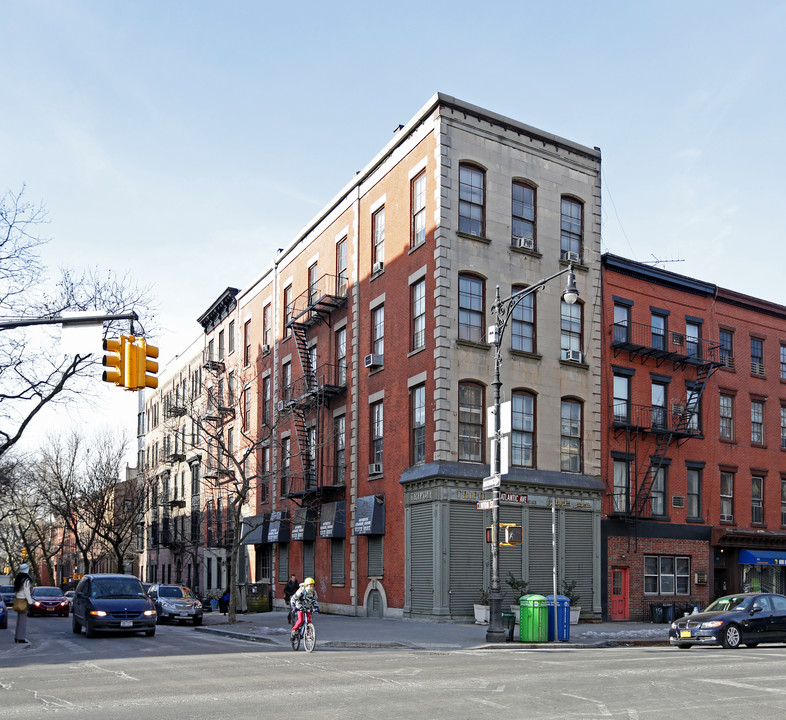 156 Atlantic Ave in Brooklyn, NY - Building Photo