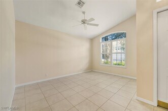 366 Burnt Pine Dr in Naples, FL - Building Photo - Building Photo