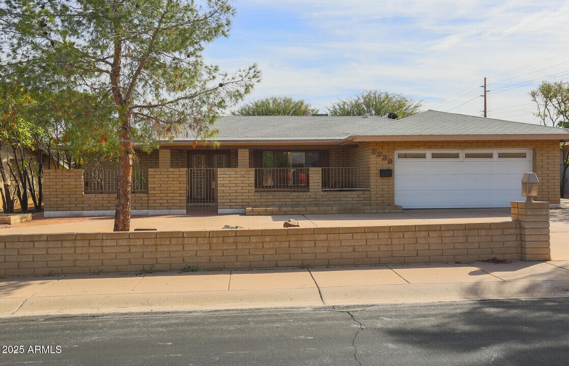 3239 S Lebanon Ln in Tempe, AZ - Building Photo