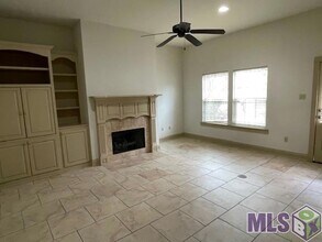 9370 Boone Ave in Baton Rouge, LA - Foto de edificio - Building Photo