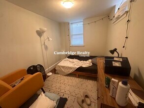 227 Norfolk St, Unit 2T in Cambridge, MA - Building Photo - Building Photo