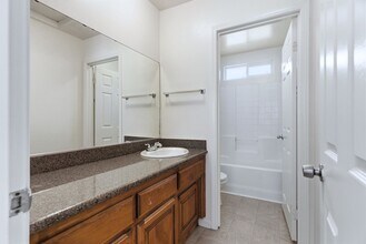 726 K St in Bakersfield, CA - Foto de edificio - Building Photo