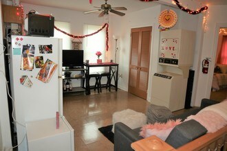 84 3rd St, Unit 1 in California, PA - Building Photo - Building Photo