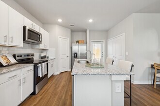 Ascend on Potranco in San Antonio, TX - Foto de edificio - Building Photo