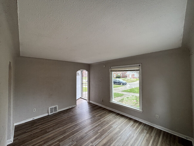 19376 Hamburg St in Detroit, MI - Building Photo - Building Photo