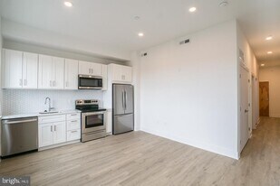 2201 Washington Ave in Philadelphia, PA - Building Photo