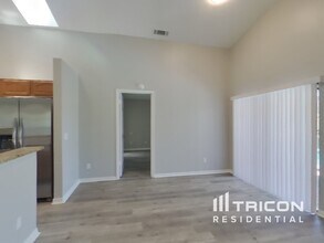 5012 Cypress Trace Dr in Tampa, FL - Building Photo - Building Photo
