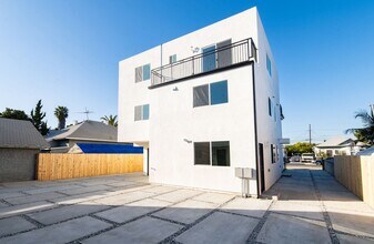 912 56th St in Los Angeles, CA - Building Photo - Building Photo
